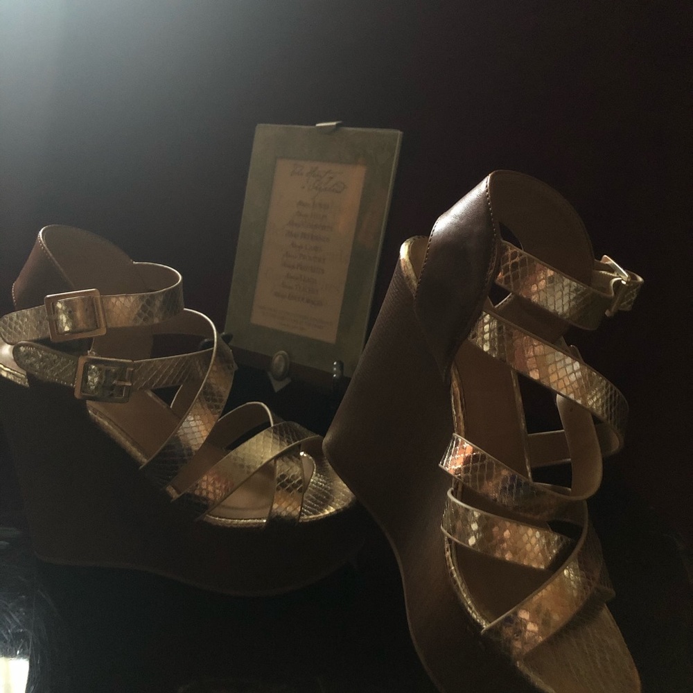 Heels - Picture 2 of 3